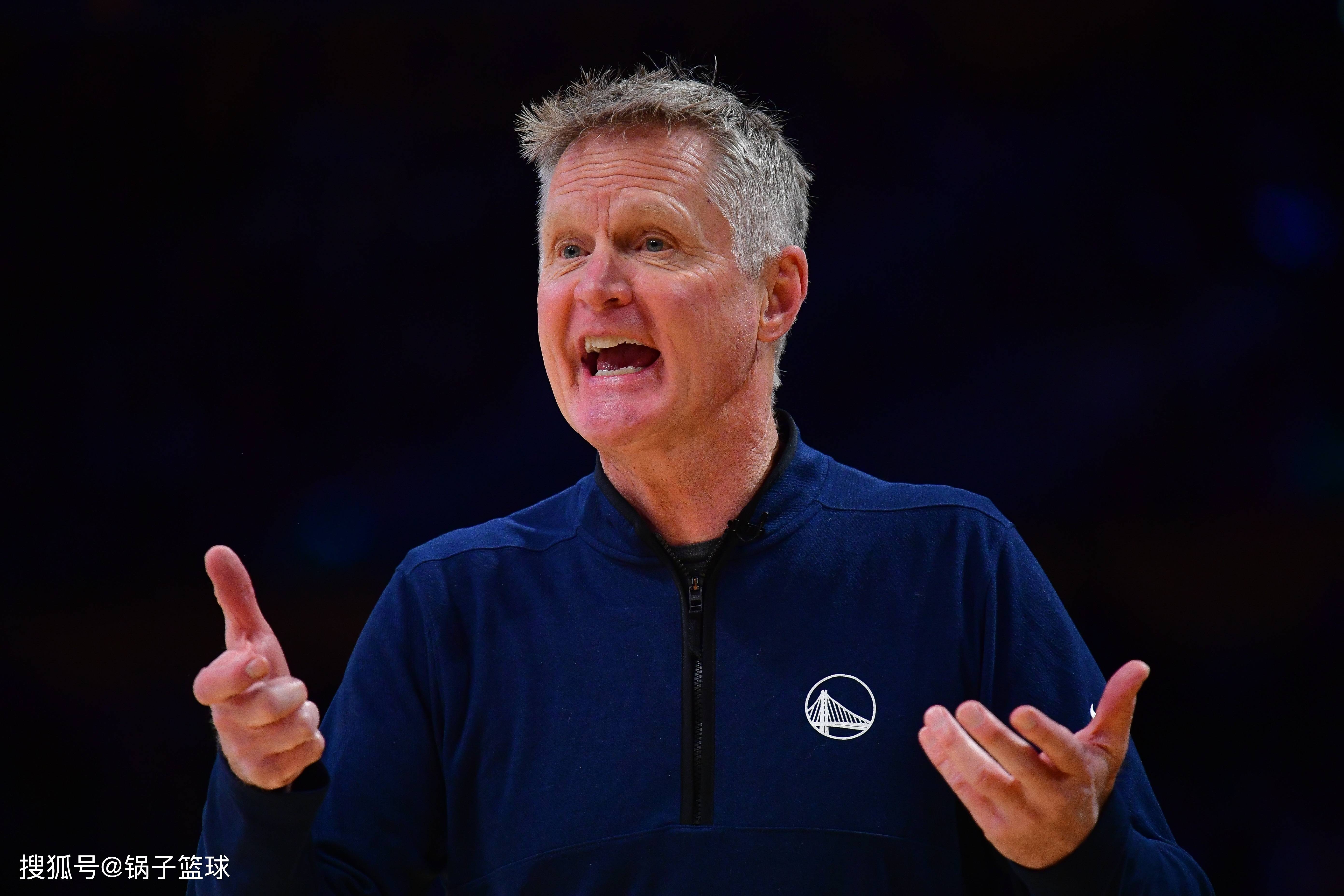 包含爱游戏体育：勇士队战术调整：科尔计划增加无球掩护战术的词条