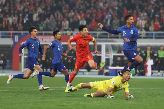 关于爱游戏体育:武磊专访：留洋经验对中国足球的启示与建议的信息