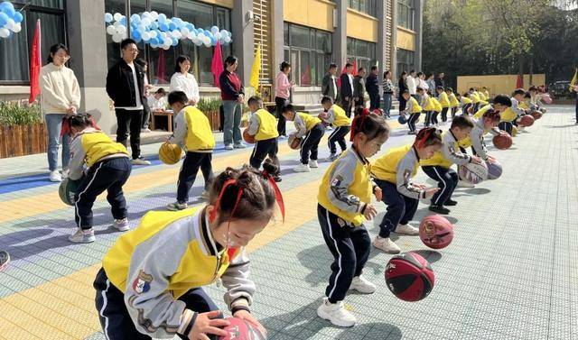 关于爱游戏体育：社区篮球：全民参与，快乐运动，构建和谐社区的信息