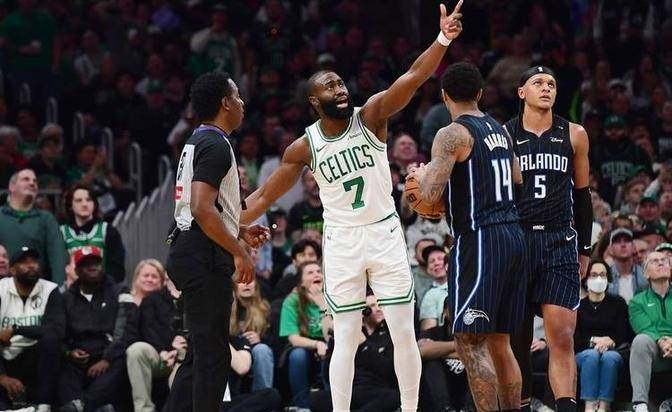 包含爱游戏体育：凯尔特人队的进攻战术：如何发挥双探花的优势，提升进攻火力？的词条