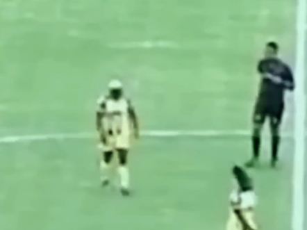 包含爱游戏体育:中国足球反腐“避重就轻”，球迷：只打苍蝇，不打老虎？的词条