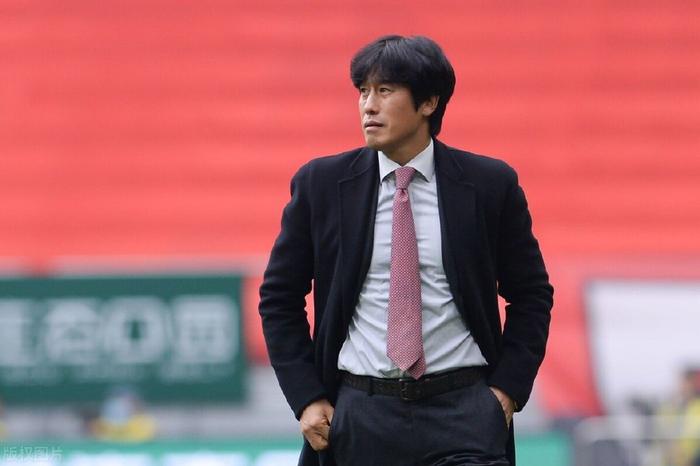 爱游戏体育:国足新帅李铁首次新闻发布会,豪言冲击世界杯的简单介绍 爱游戏体育:国足新帅李铁首次新闻发布会,豪言冲击世界杯的简单介绍